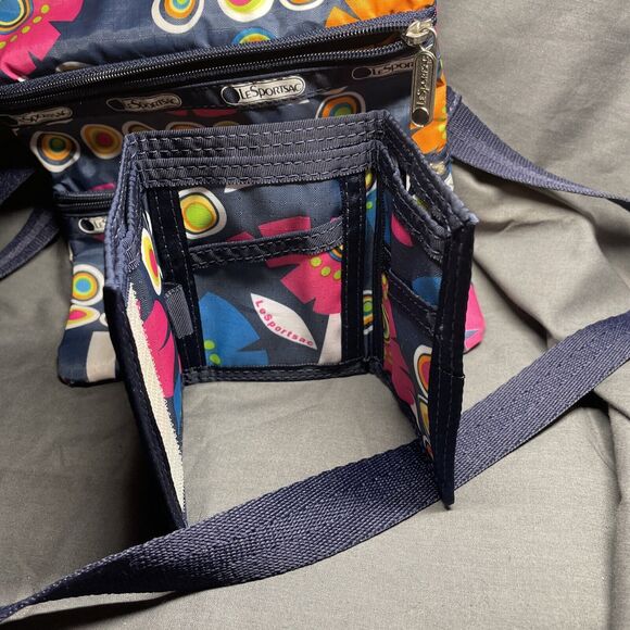 Le Sportsac Crossbody Handbag w/ 3 Zippers - Girl Talk Graphics Design 7.5" x 9 - Picture 3 of 8